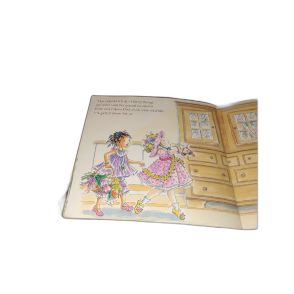 Fancy Nancy Book Lot of 3 - Sensational Babysitter, Late Night & Easter - Picture 3 of 4